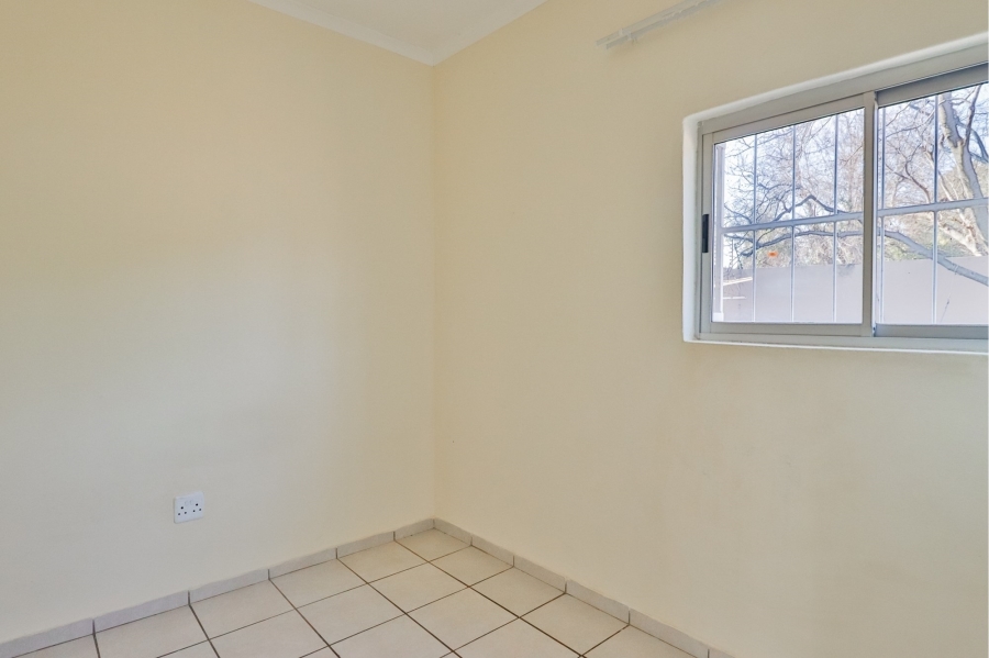 6 Bedroom Property for Sale in Wierda Park Gauteng