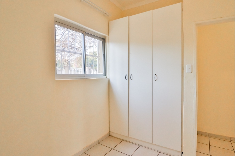 6 Bedroom Property for Sale in Wierda Park Gauteng