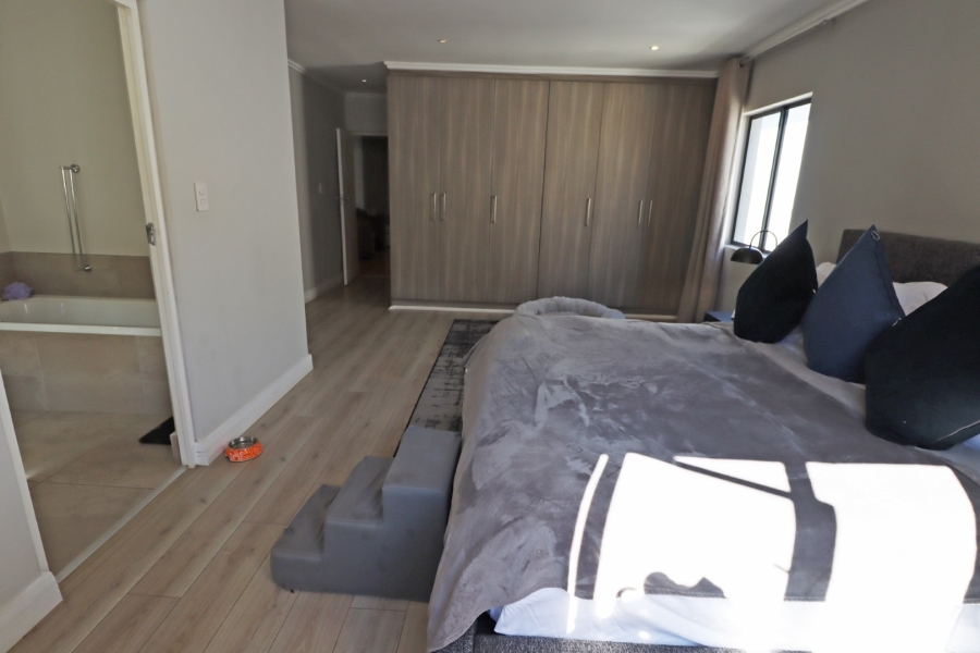 To Let 3 Bedroom Property for Rent in Bryanston Gauteng