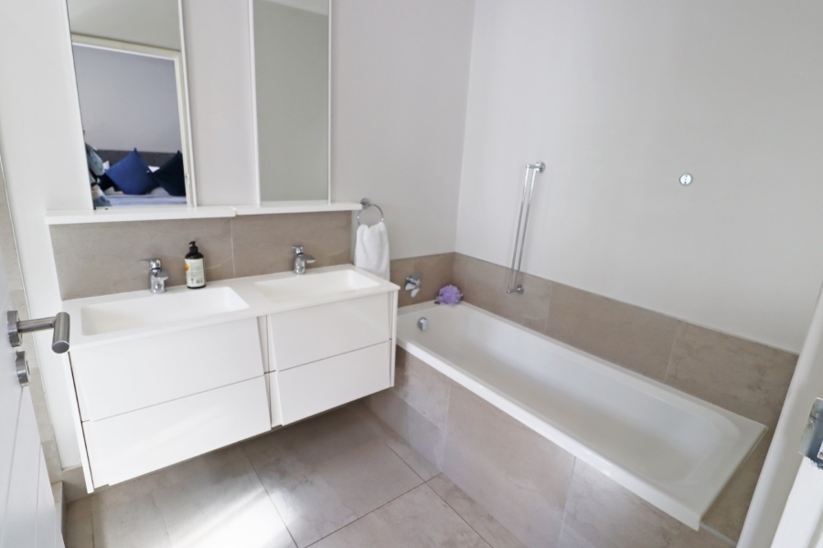 To Let 3 Bedroom Property for Rent in Bryanston Gauteng