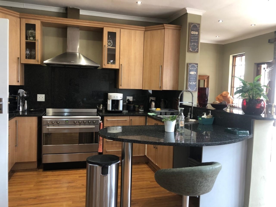 3 Bedroom Property for Sale in Edenvale Central Gauteng