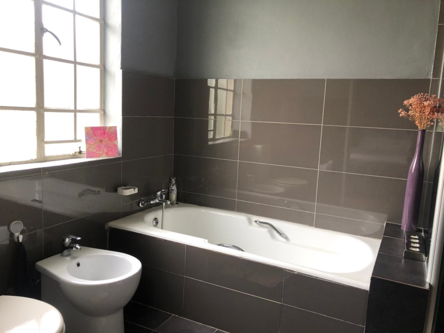 3 Bedroom Property for Sale in Edenvale Central Gauteng