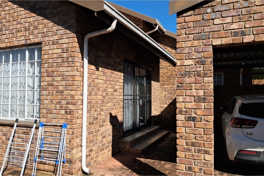 To Let 1 Bedroom Property for Rent in Sinoville Gauteng