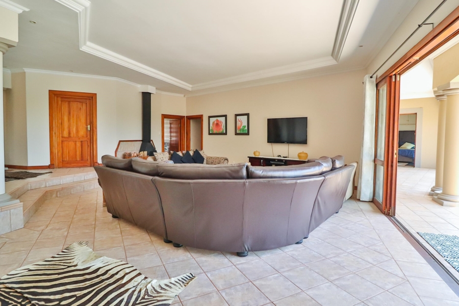 4 Bedroom Property for Sale in Leeuwfontein Gauteng