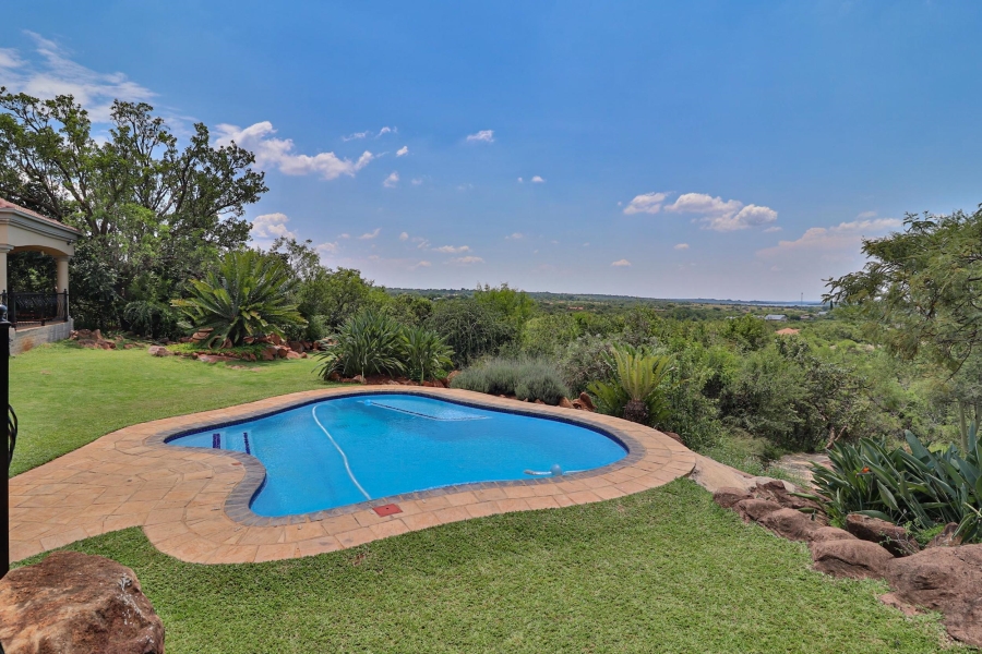 4 Bedroom Property for Sale in Leeuwfontein Gauteng