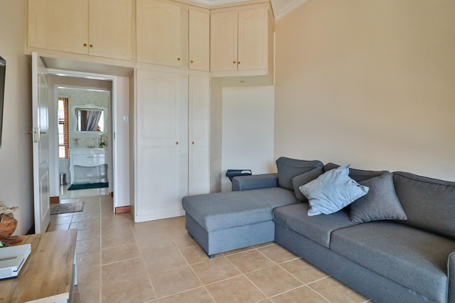 4 Bedroom Property for Sale in Leeuwfontein Gauteng