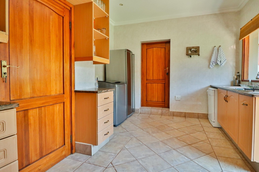 4 Bedroom Property for Sale in Leeuwfontein Gauteng