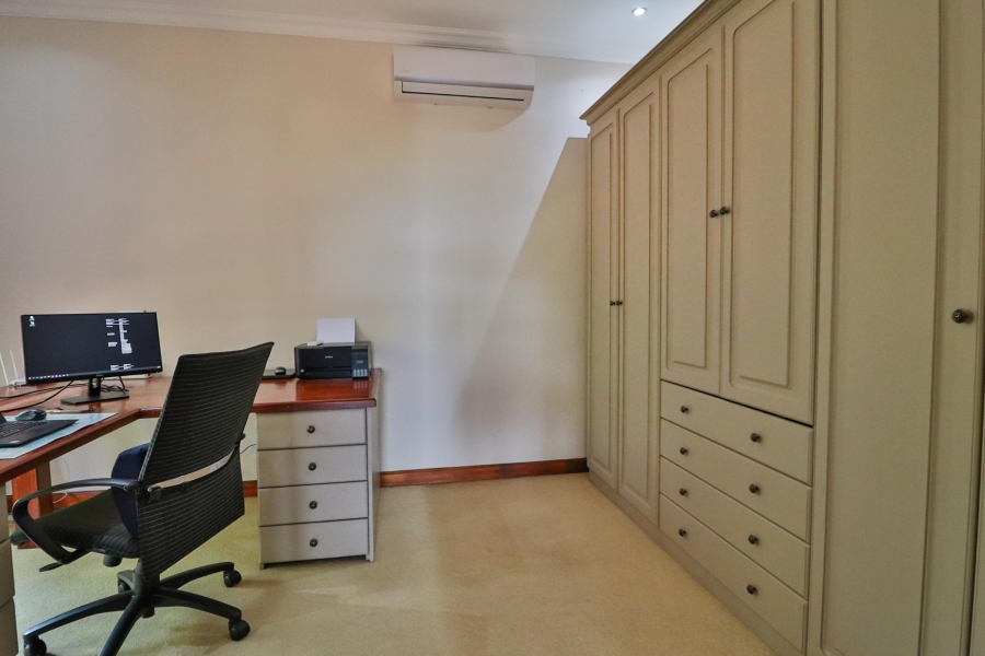 4 Bedroom Property for Sale in Leeuwfontein Gauteng