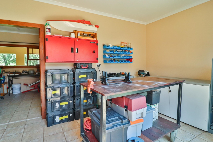 4 Bedroom Property for Sale in Leeuwfontein Gauteng