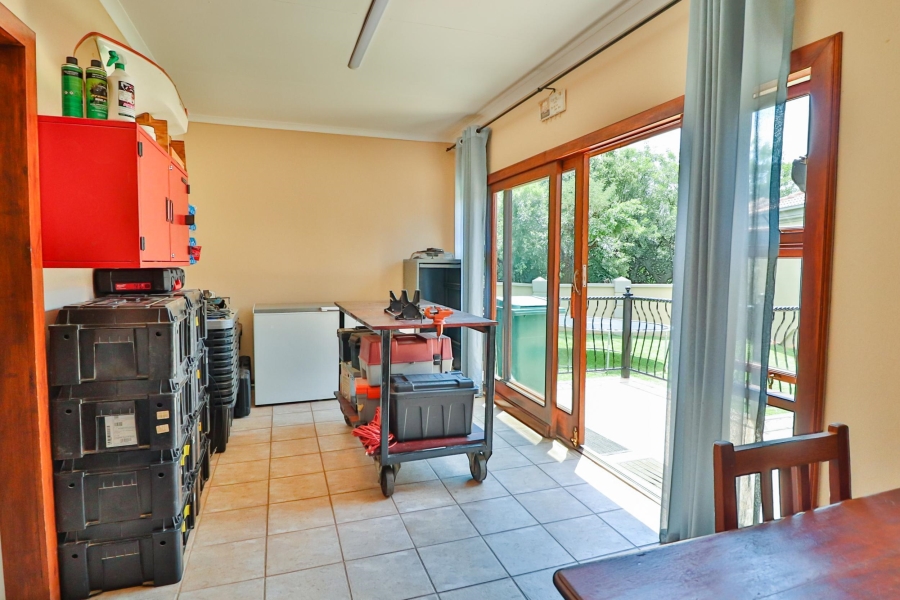 4 Bedroom Property for Sale in Leeuwfontein Gauteng
