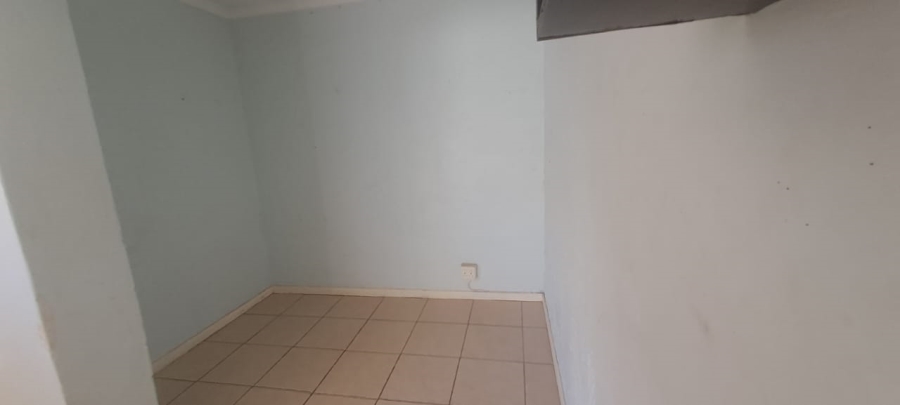 To Let 4 Bedroom Property for Rent in Randgate Gauteng