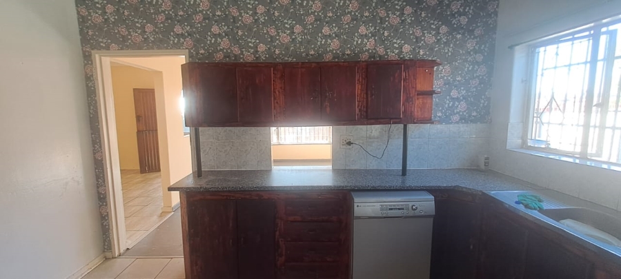 To Let 4 Bedroom Property for Rent in Randgate Gauteng