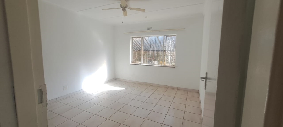 To Let 4 Bedroom Property for Rent in Randgate Gauteng