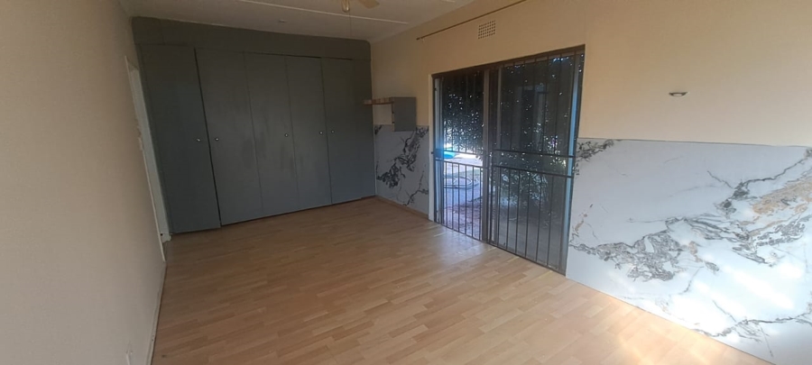 To Let 4 Bedroom Property for Rent in Randgate Gauteng