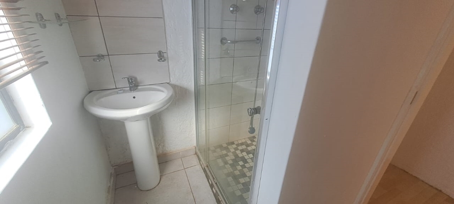To Let 4 Bedroom Property for Rent in Randgate Gauteng