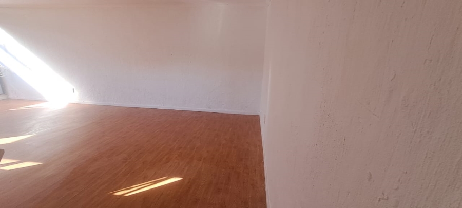 To Let 4 Bedroom Property for Rent in Randgate Gauteng