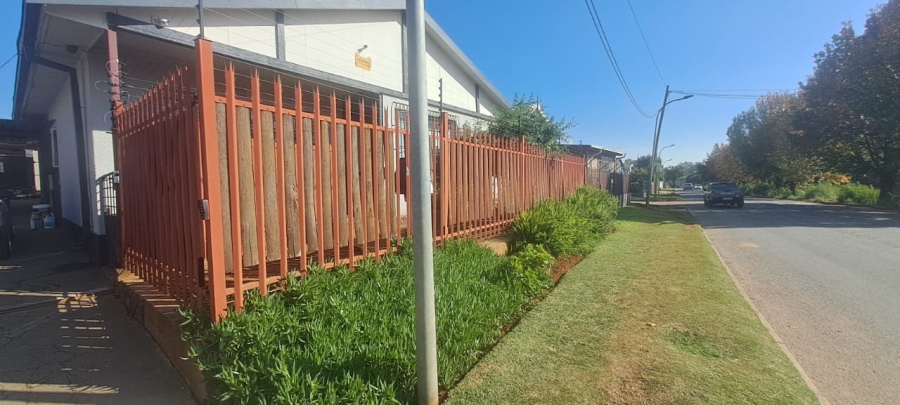 To Let 4 Bedroom Property for Rent in Randgate Gauteng