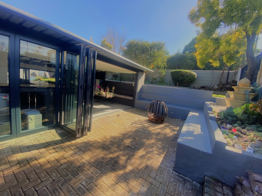 4 Bedroom Property for Sale in Roodekrans Gauteng
