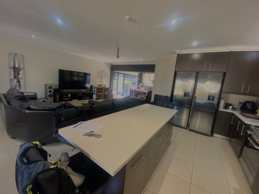 4 Bedroom Property for Sale in Roodekrans Gauteng
