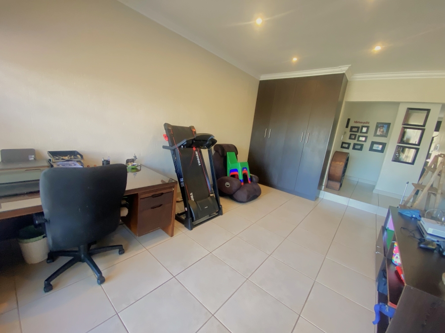 4 Bedroom Property for Sale in Roodekrans Gauteng