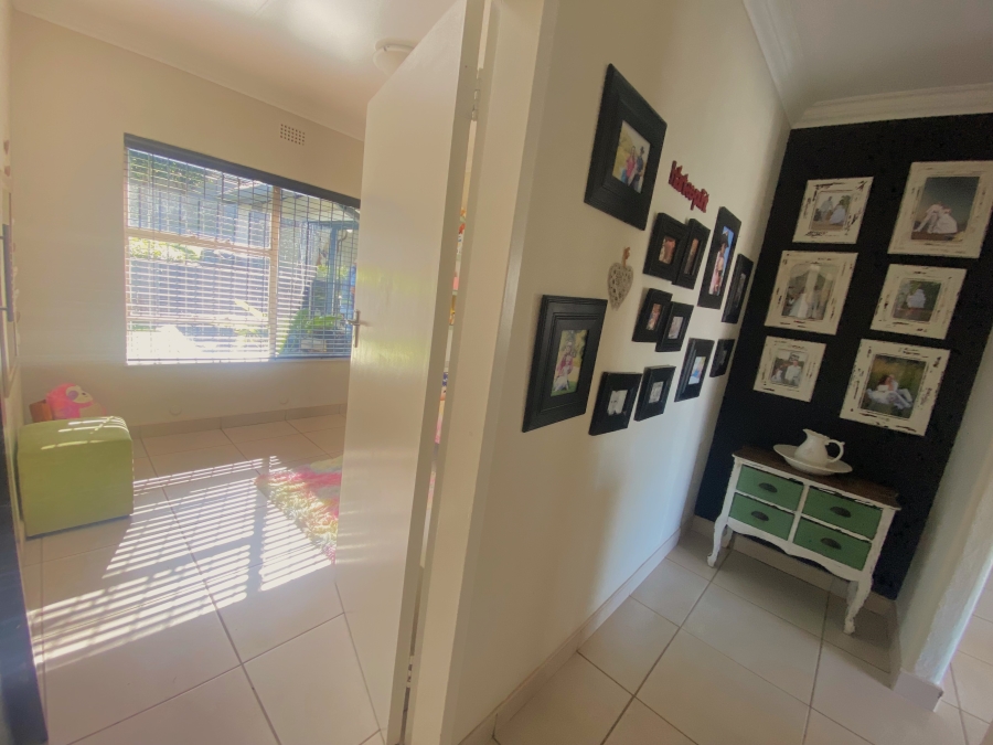 4 Bedroom Property for Sale in Roodekrans Gauteng