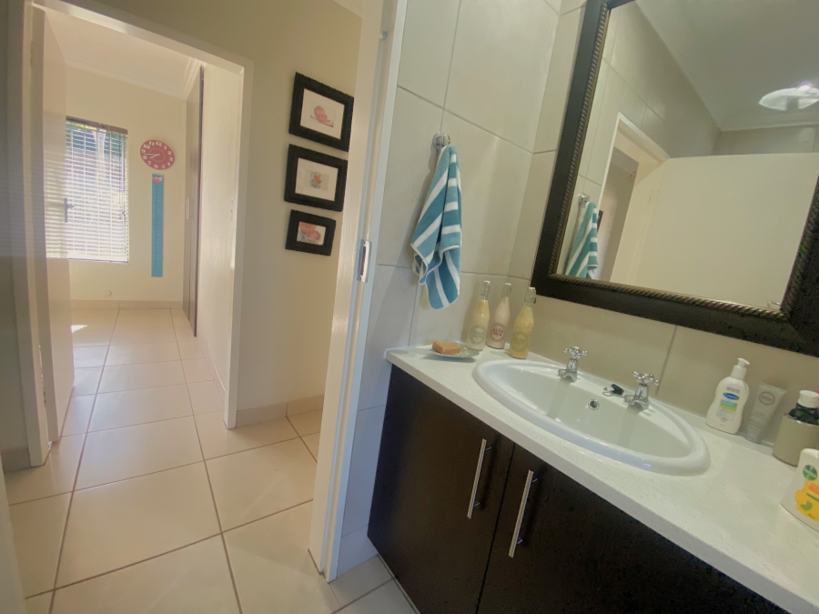 4 Bedroom Property for Sale in Roodekrans Gauteng