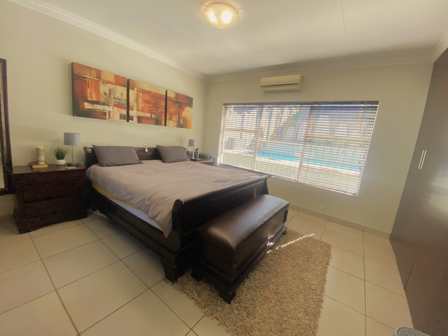 4 Bedroom Property for Sale in Roodekrans Gauteng