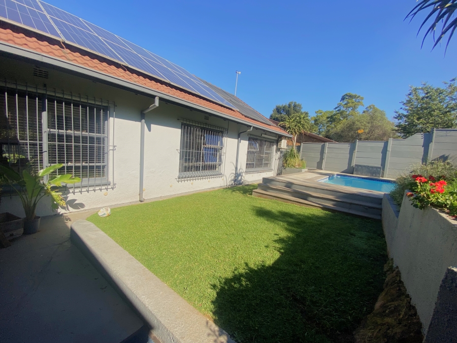 4 Bedroom Property for Sale in Roodekrans Gauteng