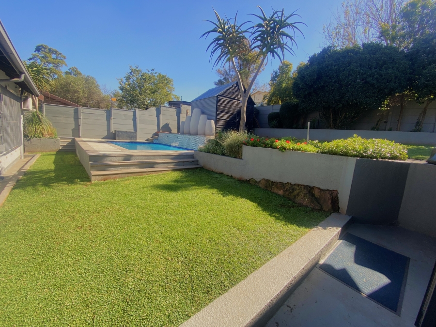4 Bedroom Property for Sale in Roodekrans Gauteng