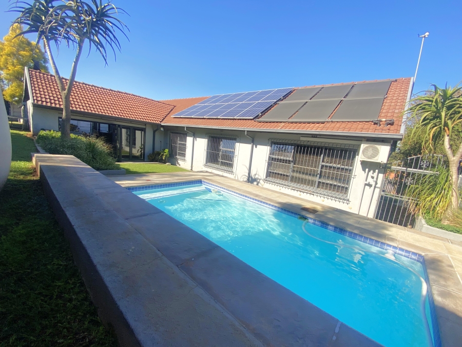 4 Bedroom Property for Sale in Roodekrans Gauteng