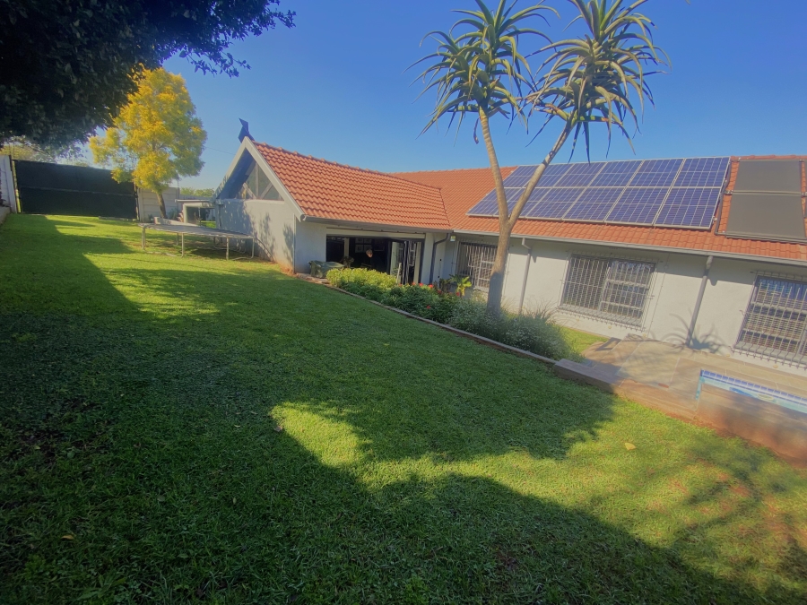 4 Bedroom Property for Sale in Roodekrans Gauteng