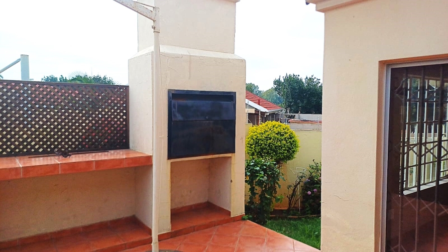 To Let 3 Bedroom Property for Rent in Lyttelton Manor Gauteng