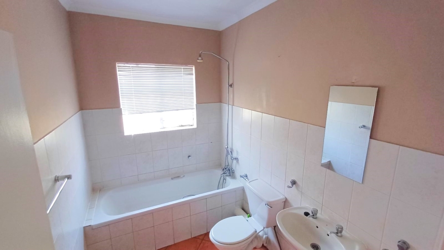 To Let 3 Bedroom Property for Rent in Lyttelton Manor Gauteng