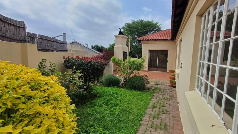 To Let 3 Bedroom Property for Rent in Lyttelton Manor Gauteng