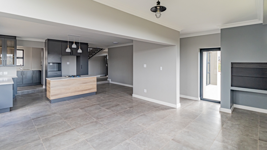 4 Bedroom Property for Sale in Roodekrans Gauteng