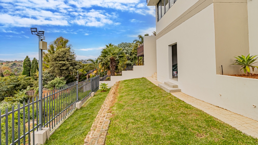 4 Bedroom Property for Sale in Roodekrans Gauteng