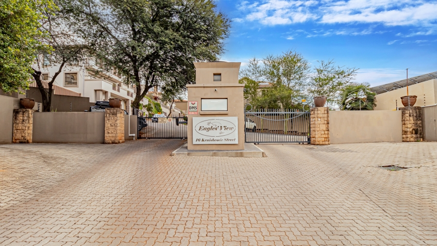 4 Bedroom Property for Sale in Roodekrans Gauteng