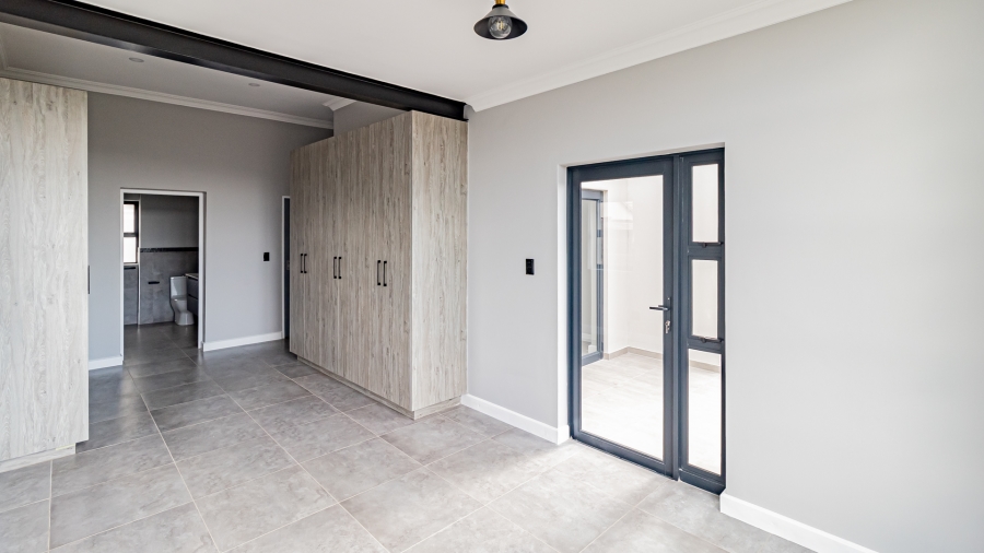 4 Bedroom Property for Sale in Roodekrans Gauteng