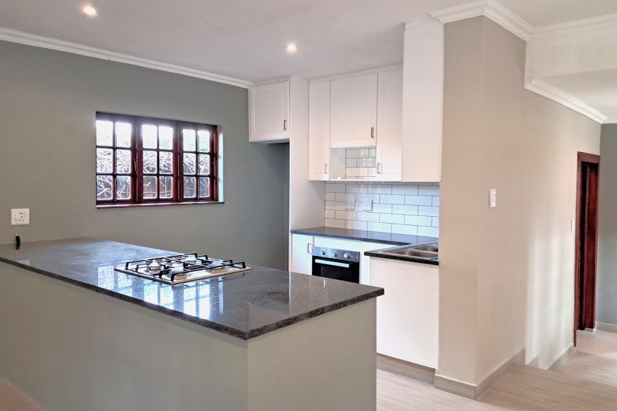 To Let 2 Bedroom Property for Rent in Douglasdale Gauteng
