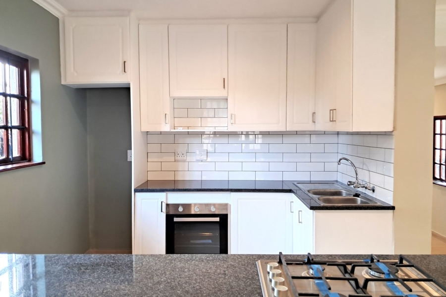 To Let 2 Bedroom Property for Rent in Douglasdale Gauteng