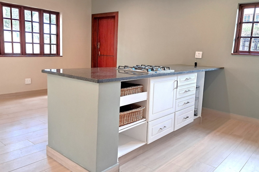 To Let 2 Bedroom Property for Rent in Douglasdale Gauteng