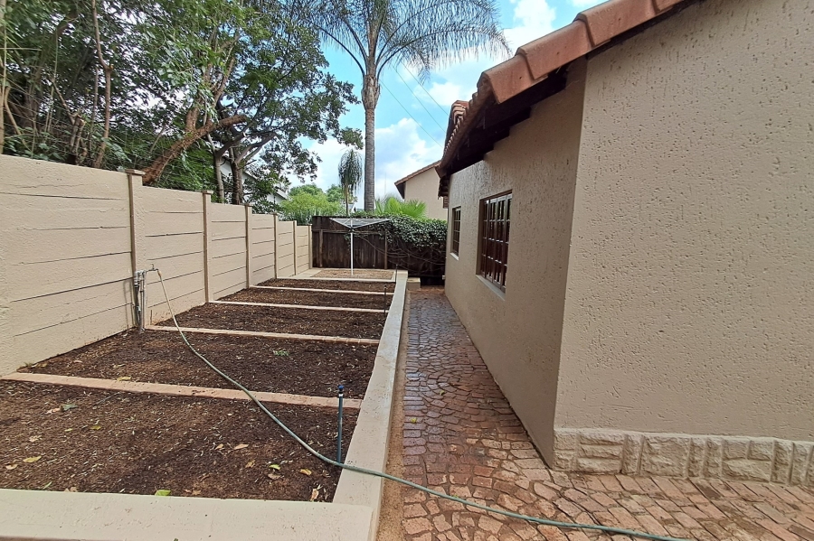 To Let 2 Bedroom Property for Rent in Douglasdale Gauteng