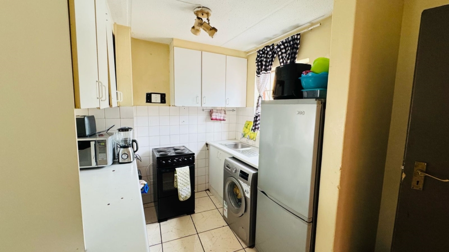 2 Bedroom Property for Sale in Weltevreden Park Gauteng