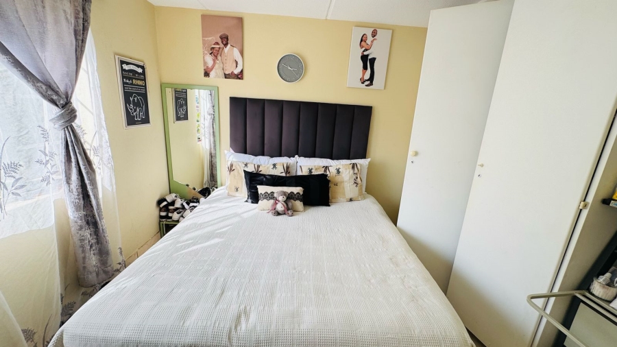 2 Bedroom Property for Sale in Weltevreden Park Gauteng