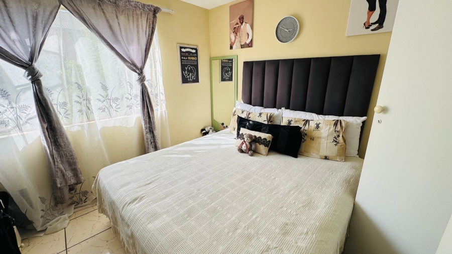 2 Bedroom Property for Sale in Weltevreden Park Gauteng