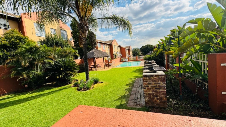 2 Bedroom Property for Sale in Weltevreden Park Gauteng