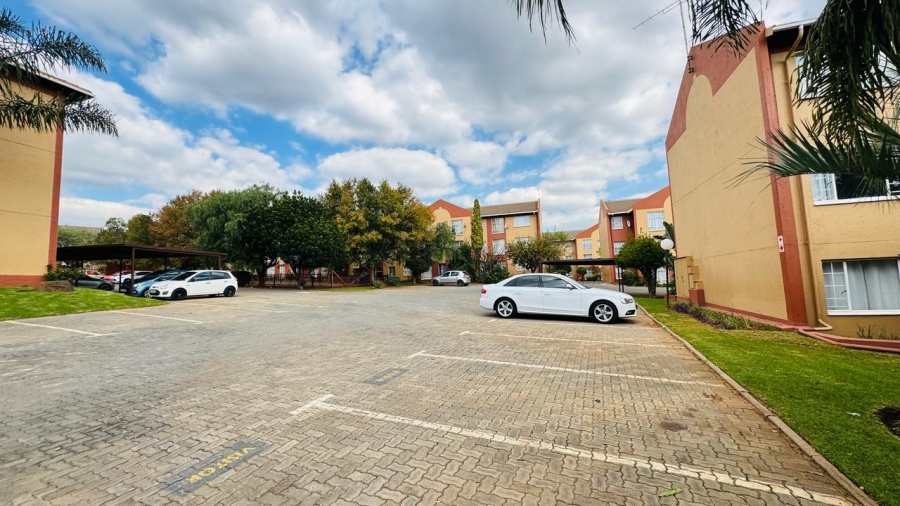 2 Bedroom Property for Sale in Weltevreden Park Gauteng