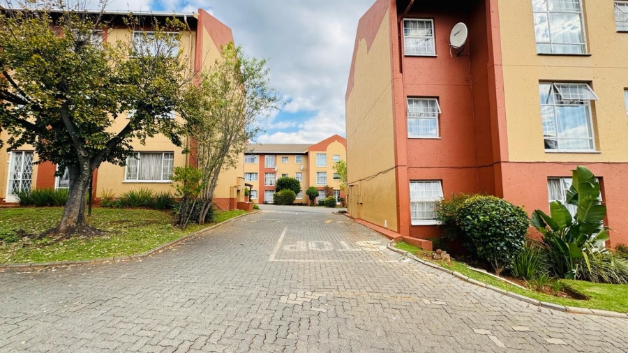 2 Bedroom Property for Sale in Weltevreden Park Gauteng