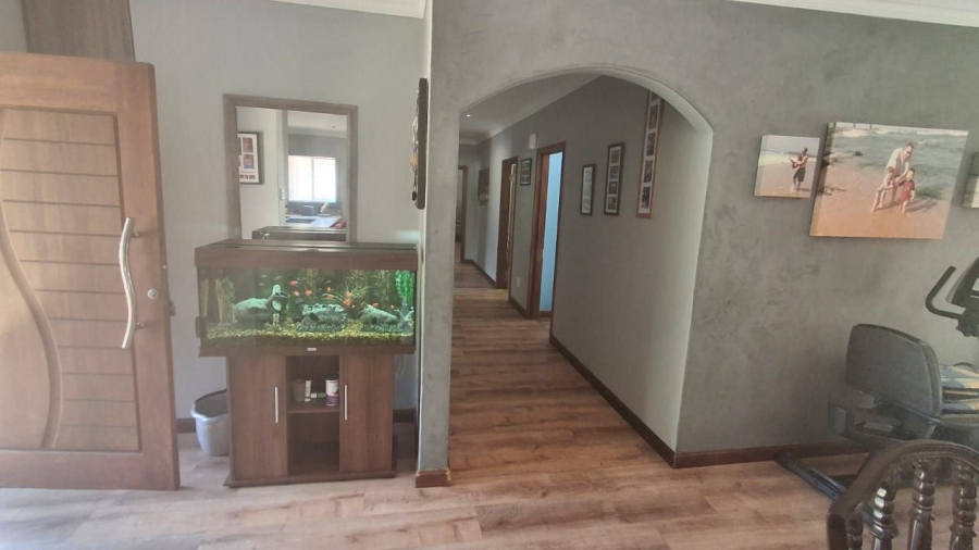 4 Bedroom Property for Sale in Glen Marais Gauteng