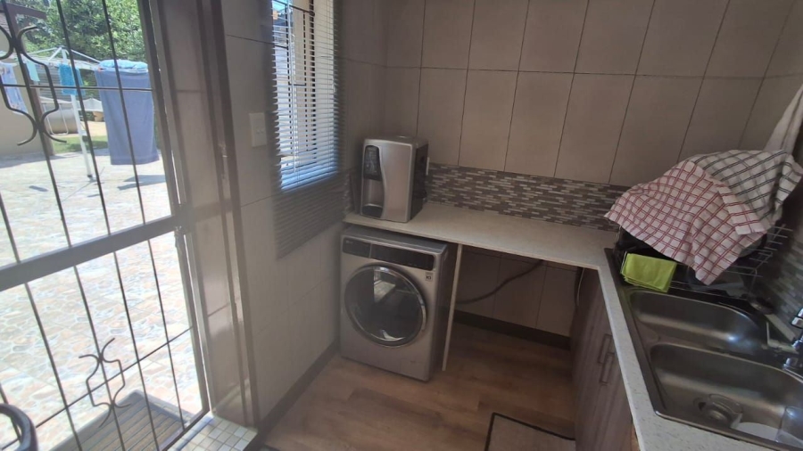 4 Bedroom Property for Sale in Glen Marais Gauteng